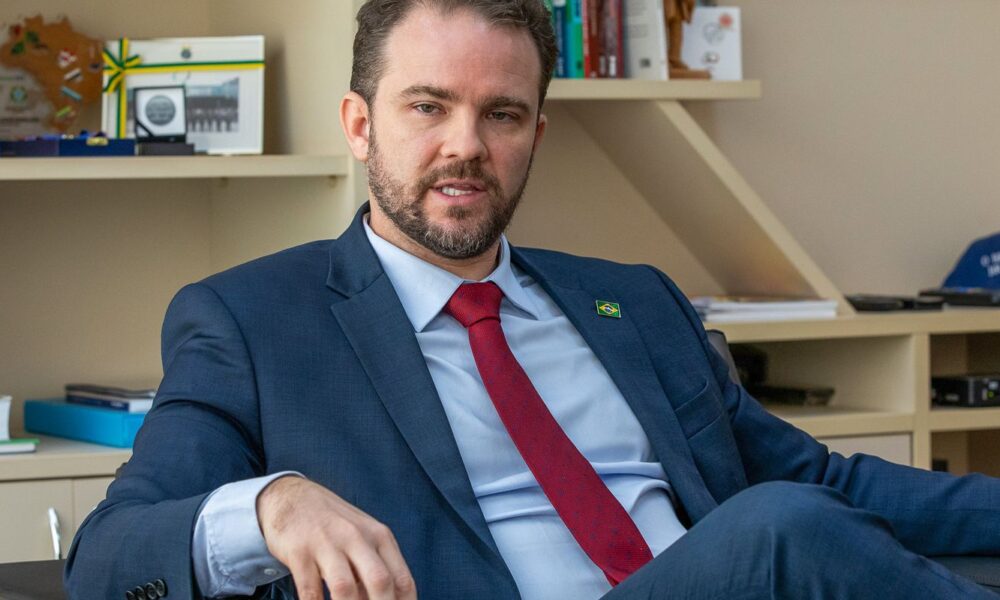 governo-avalia-uso-do-fgts-para-quitar-dividas,-diz-durigan