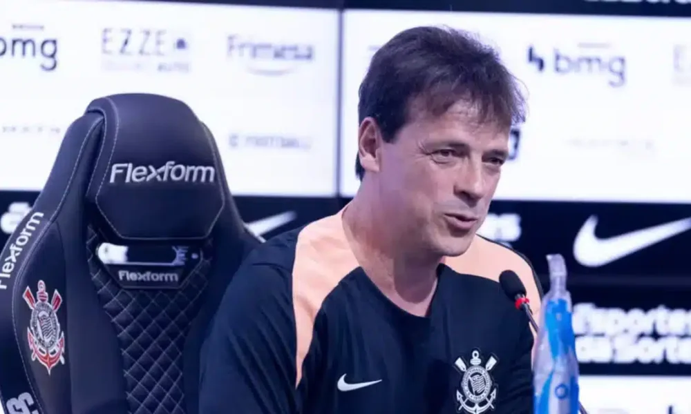 diniz-defende-saida-de-bola-de-hugo-em-primeira-entrevista-como-treinador-do-corinthians