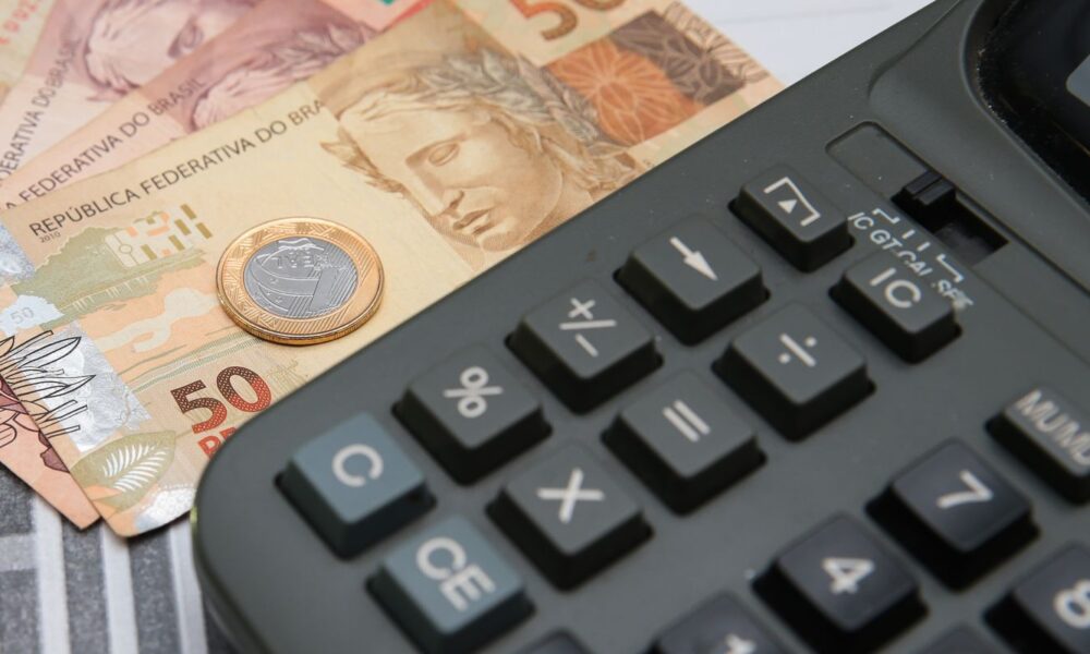 mesmo-com-guerra,-ipea-preve-crescimento-de-1,8%-do-pib
