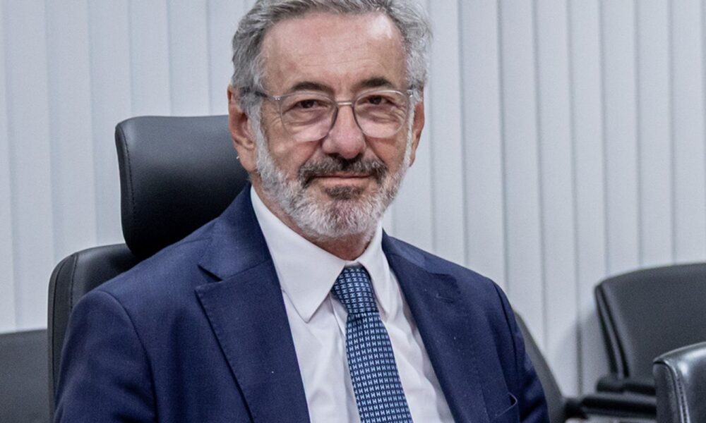 novo-ministro-do-desenvolvimento-apoia-jornada-de-40-horas