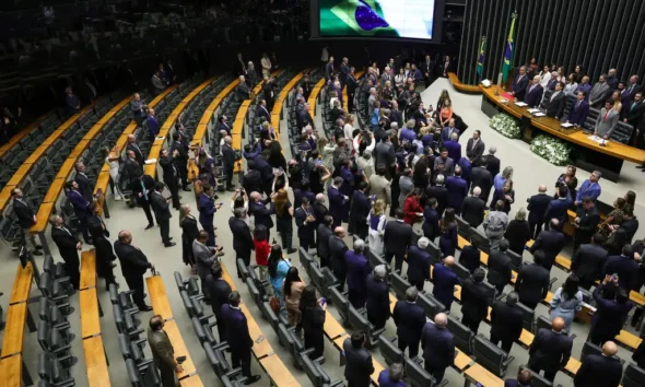 fim-da-escala-de-trabalho-6×1:-lula-envia-ao-congresso-pl-para-reduzir-jornada