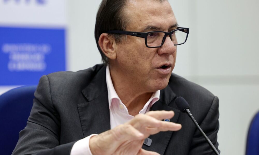 pecs-da-escala-6×1-nao-competem-com-proposta-do-governo,-diz-marinho