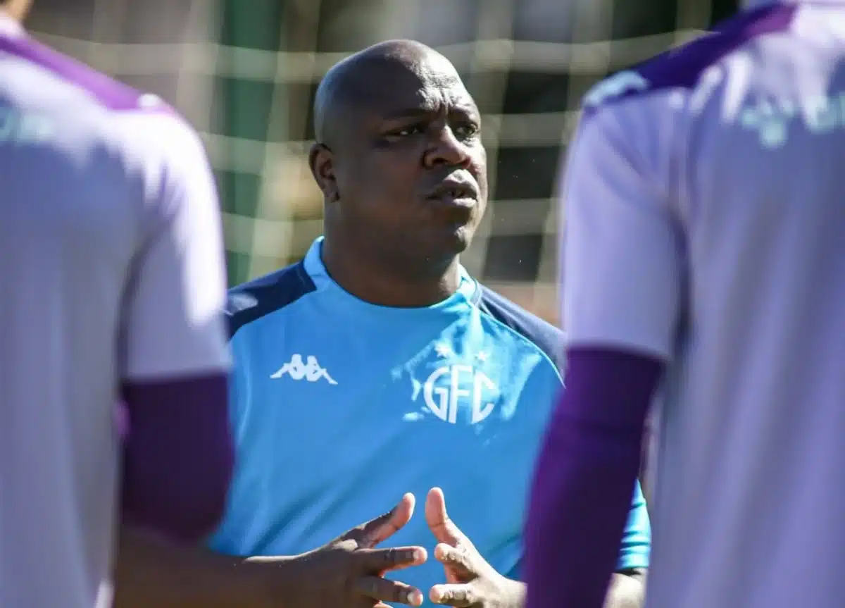 preparador-de-goleiros-deixa-o-guarani-e-acerta-retorno-ao-santos