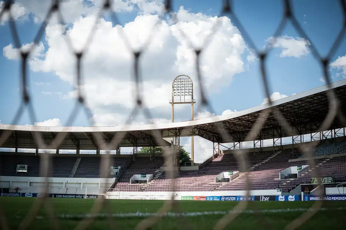 guarani-enfrenta-a-ferroviaria-fora-de-casa-em-busca-do-g-8-da-serie-c