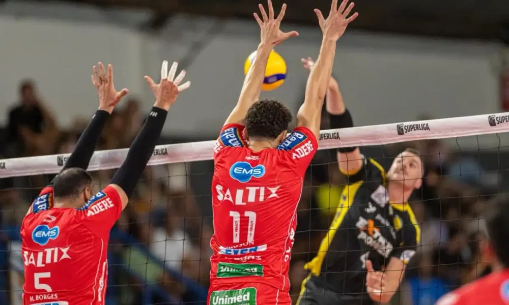 volei-renata-vence-praia-clube-e-chega-a-terceira-final-seguida-da-superliga-masculina