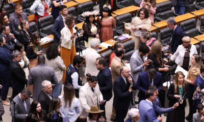 camara-vota-para-derrubar-veto-ao-pl-da-dosimetria;-falta-o-senado