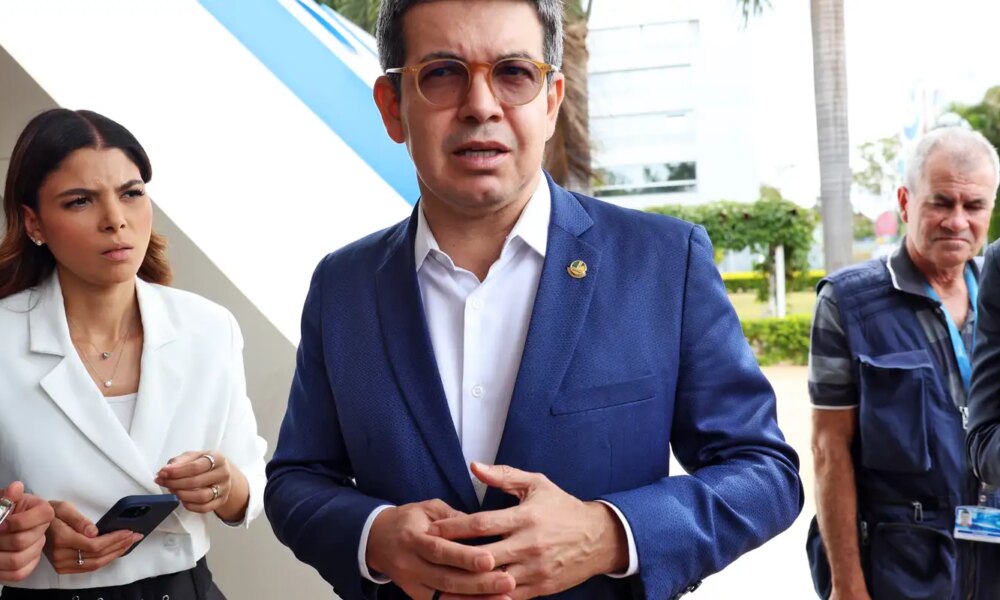 randolfe-rodrigues-afirma-que-governo-deve-indicar-outro-nome-para-stf