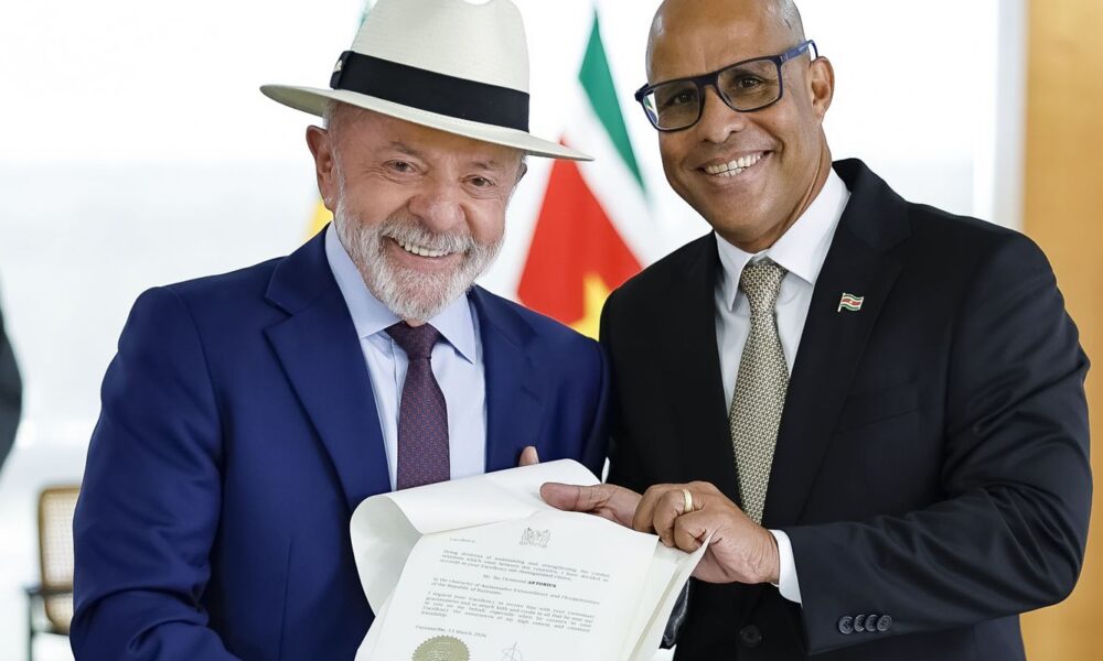 lula-recebe-credenciais-de-sete-novos-embaixadores