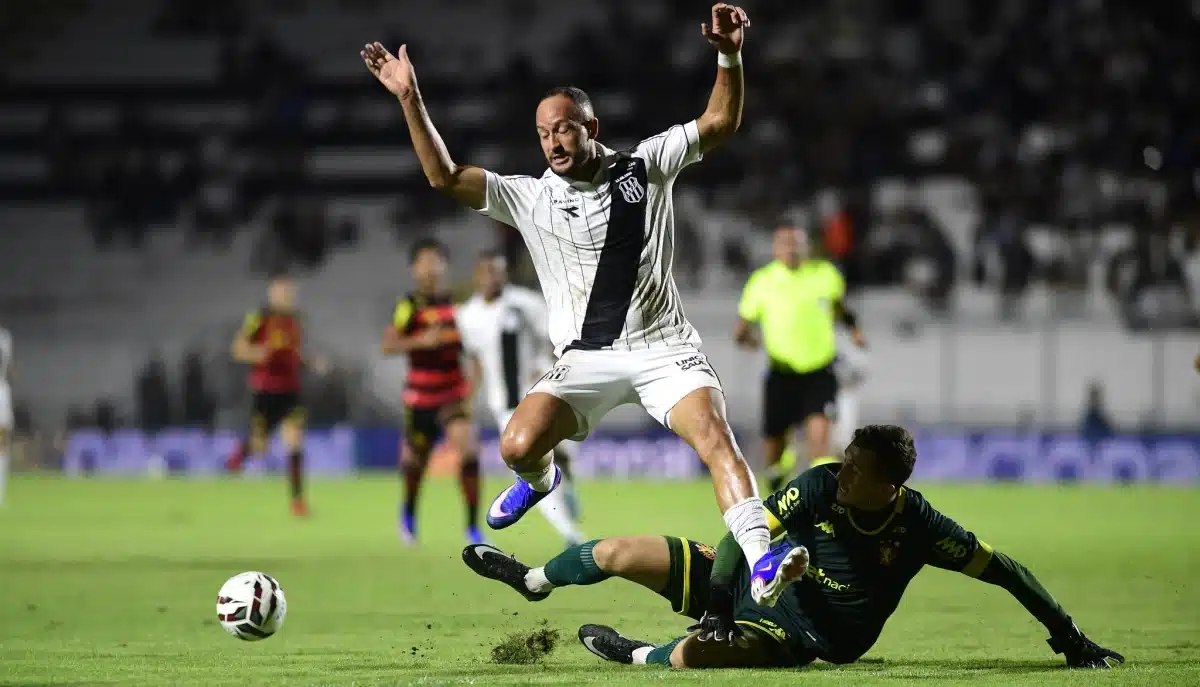 de-virada,-ponte-preta-perde-para-o-sport-e-volta-para-zona-de-rebaixamento-da-serie-b