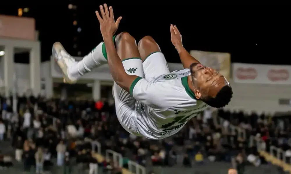 lei-do-ex?-jogador-do-guarani-brilha-em-goleada-diante-do-maringa-e-diz:-‘foi-aqui-que-comecei’