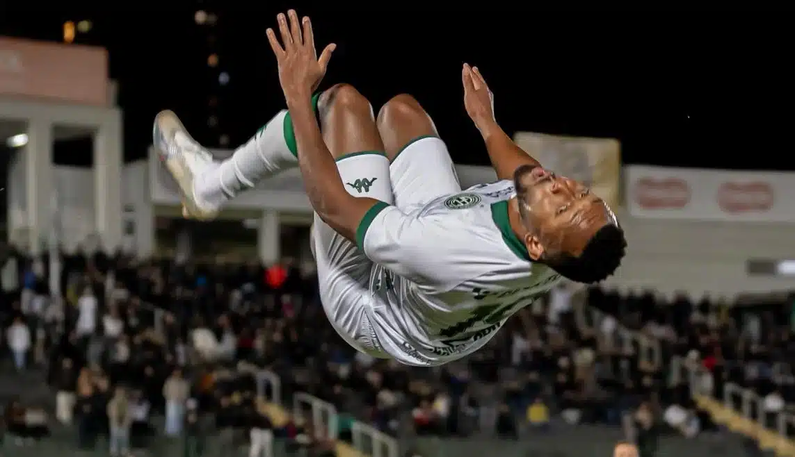 lei-do-ex?-jogador-do-guarani-brilha-em-goleada-diante-do-maringa-e-diz:-‘foi-aqui-que-comecei’