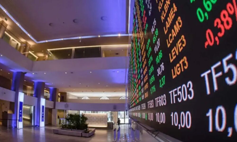 bolsa-atinge-menor-nivel-desde-janeiro-com-exterior-e-tensao-politica