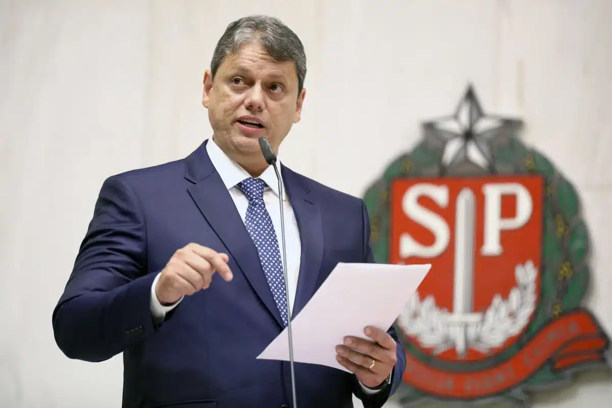 pesquisa:-tarcisio-lidera-1o-e-2o-turnos;-marina-e-tebet-tem-dianteira-ao-senado
