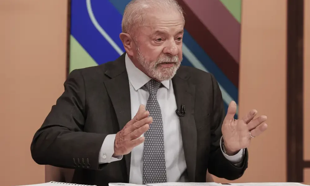 datafolha:-lula-abre-9-pontos-sobre-flavio-bolsonaro-apos-caso-“dark-horse”