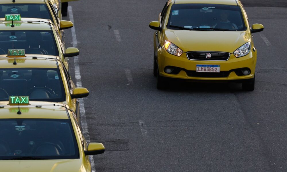 governo-publica-mp-que-destina-r$-30-bi-a-taxistas-e-motoristas-de-app