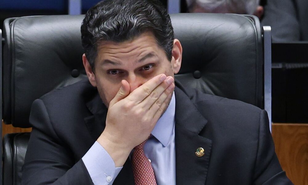 alcolumbre-mantem-silencio-sobre-6×1-e-oposicao-tenta-preservar-escala