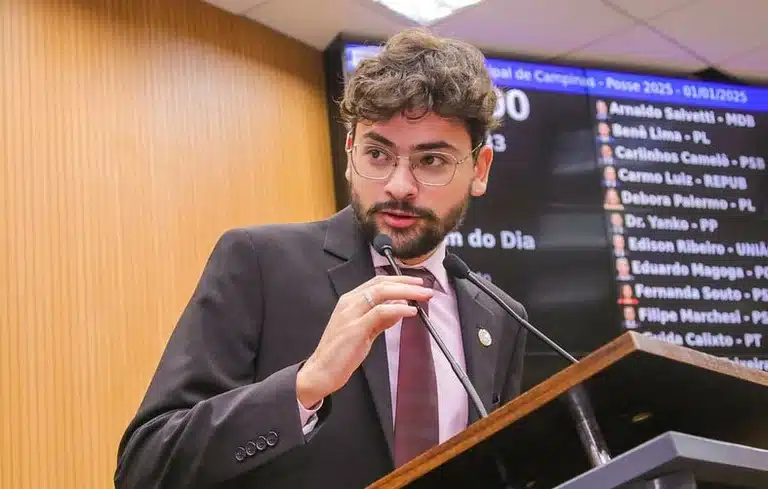 vereador-vini-oliveira-e-alvo-de-operacao-do-mp-e-policia-civil 
