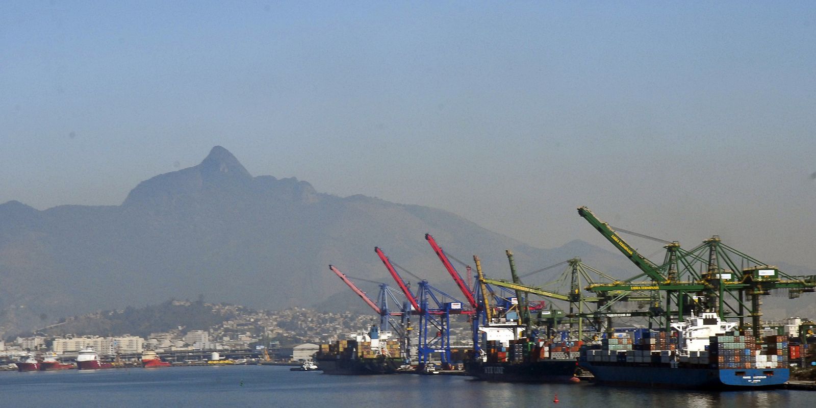 superavit-comercial-cresce-10,8%-em-maio-puxado-por-soja-e-cobre