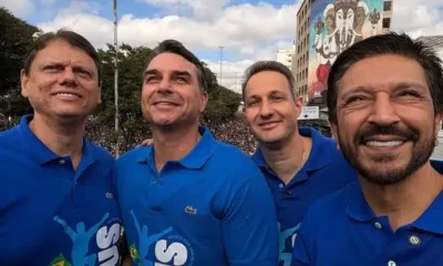 marcha-para-jesus:-flavio-bolsonaro-pede-oracoes-pelo-pai