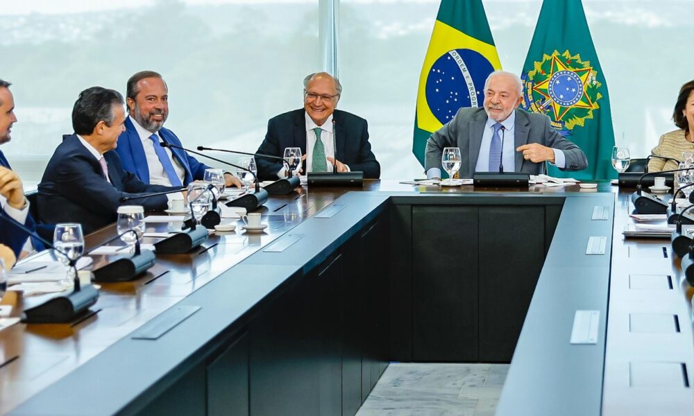 governo-preve-aumento-de-etanol-na-gasolina-de-30%-para-ate-32%