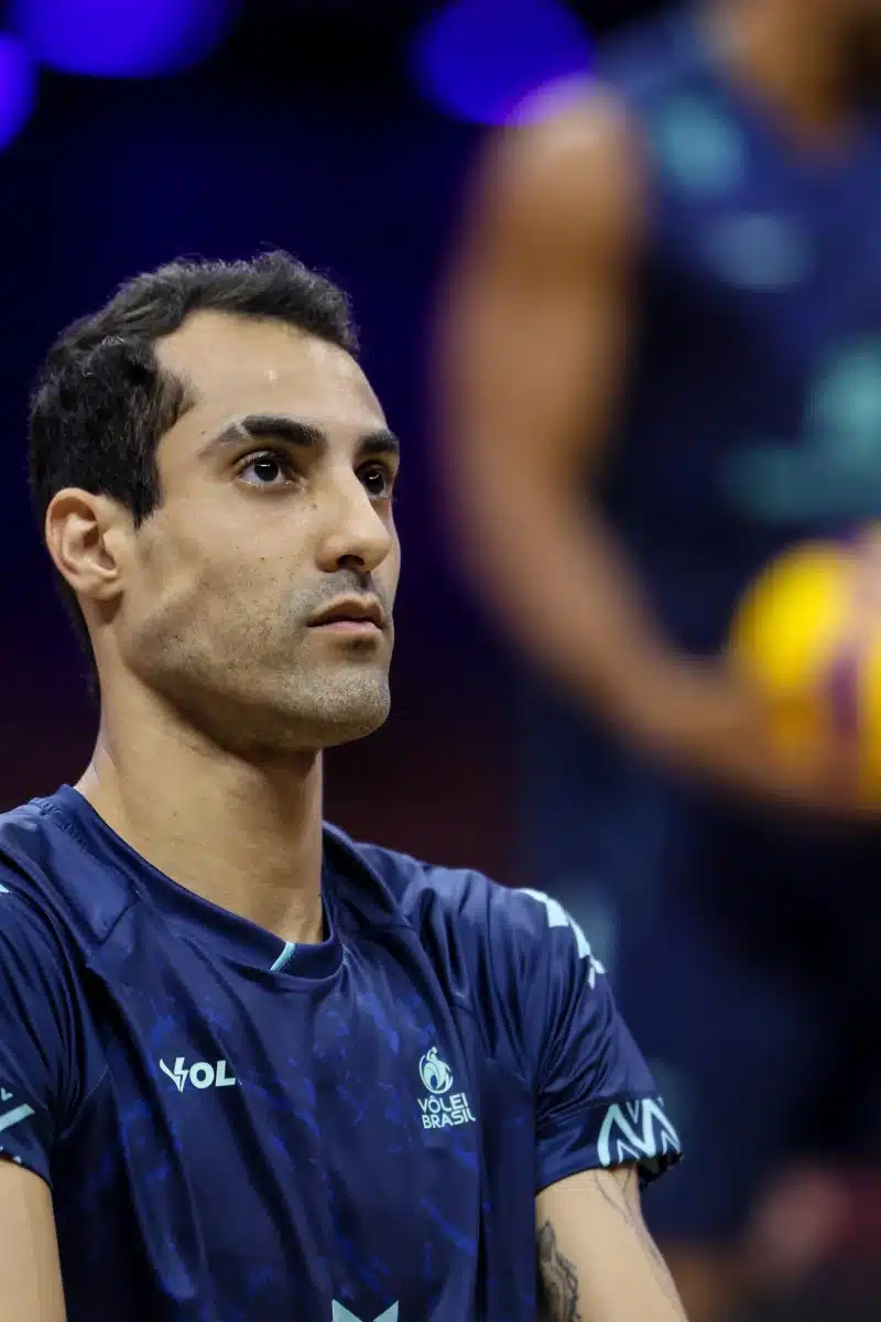 campeao-olimpico,-douglas-souza-e-o-novo-reforco-do-volei-renata