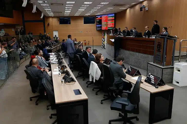 camara-aprova-ldo-de-2027-com-previsao-de-receita-de-r$-9,86-bilhoes 