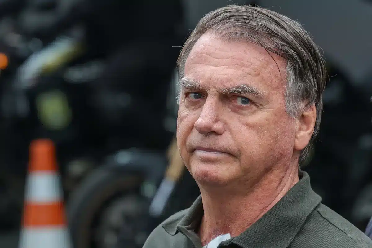 por-que-bolsonaro-tinha-arma-em-casa-durante-prisao-domiciliar?-moraes-pede-explicacoes