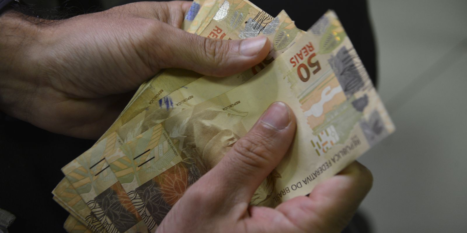 caixa-paga-bolsa-familia-a-beneficiarios-com-nis-de-final-6