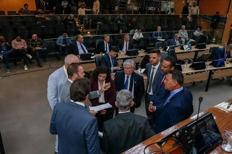 com-jogo-do-brasil,-camara-antecipa-trabalhos-e-vota-mudancas-na-orquestra