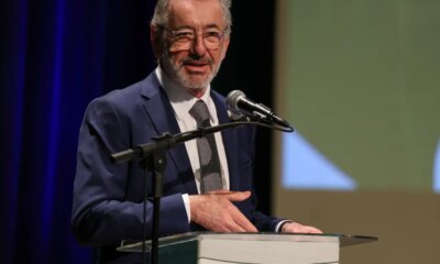 “brasil-nao-vai-abandonar-a-mesa”,-diz-ministro-sobre-taxacao-dos-eua