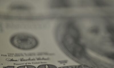 dolar-recua,-bolsa-cai-e-petroleo-dispara-com-tensao-no-oriente-medio