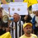 camelos-protestam-contra-programa-da-prefeitura-no-rio