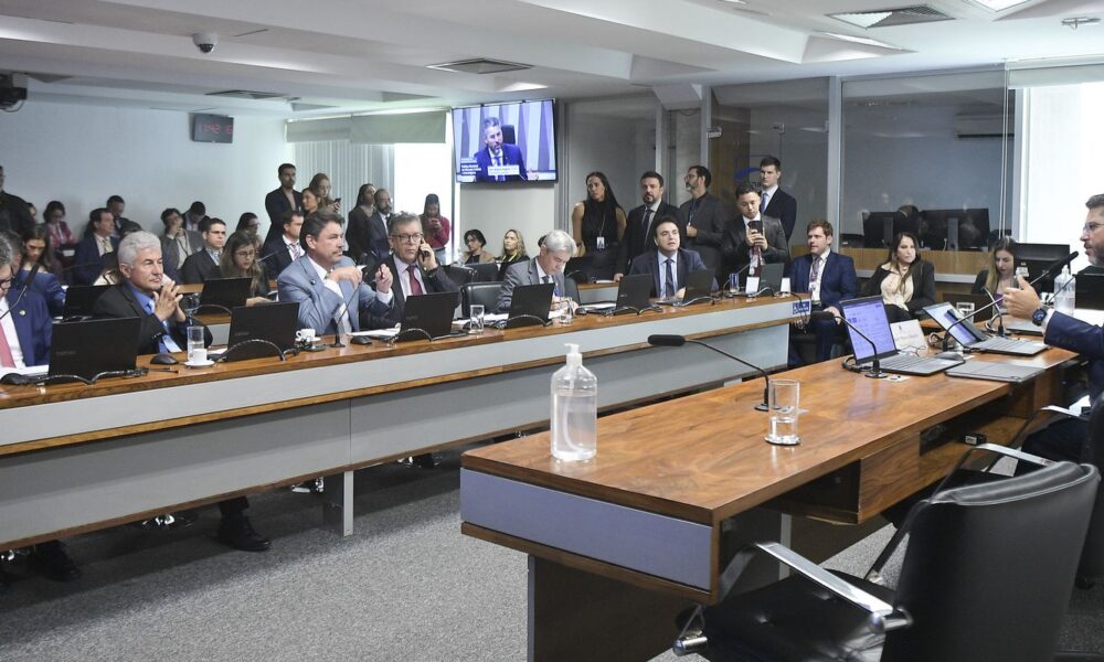 pedido-de-vista-adia-votacao-da-politica-de-minerais-criticos