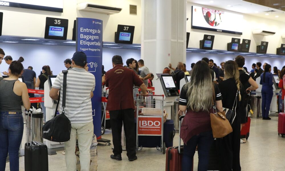 setor-de-servicos-cai-0,4%-em-maio-por-recuo-na-area-de-transportes
