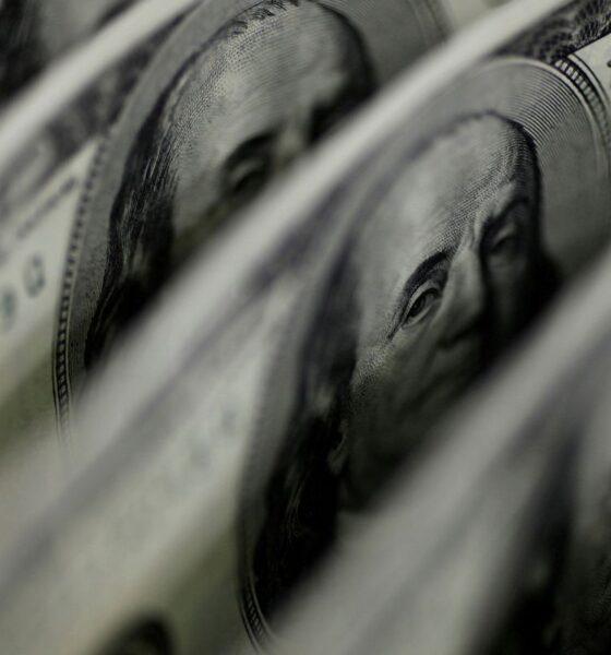dolar-sobe-para-r$-5,11,-e-bolsa-fica-estavel,-apesar-de-tensao-global