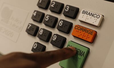 em-convencao-nacional,-pdt-oficializa-apoio-a-lula-nas-eleicoes