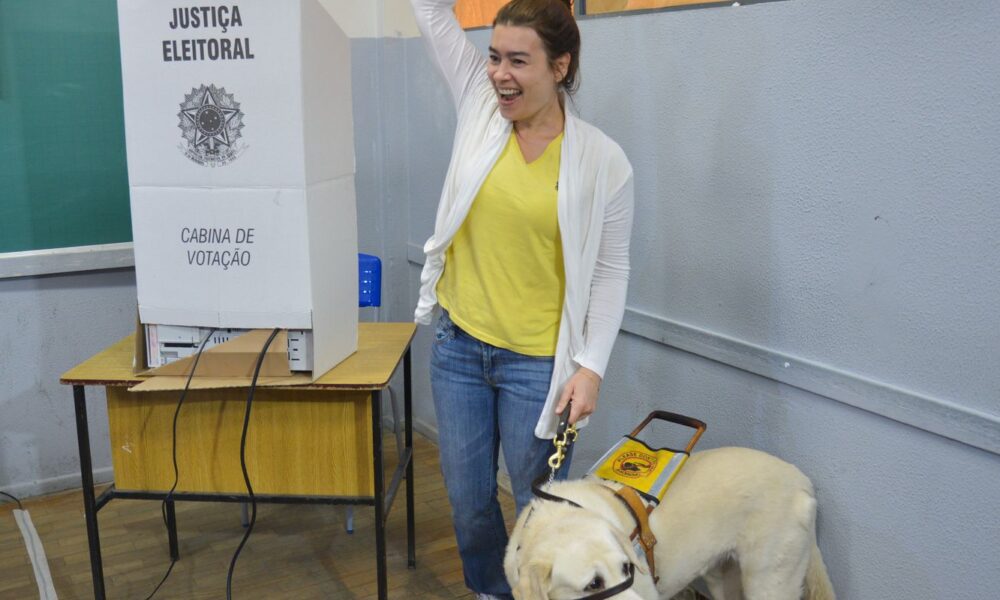 brasil-tem-quase-2-milhoes-de-eleitores-com-deficiencia,-aponta-tse