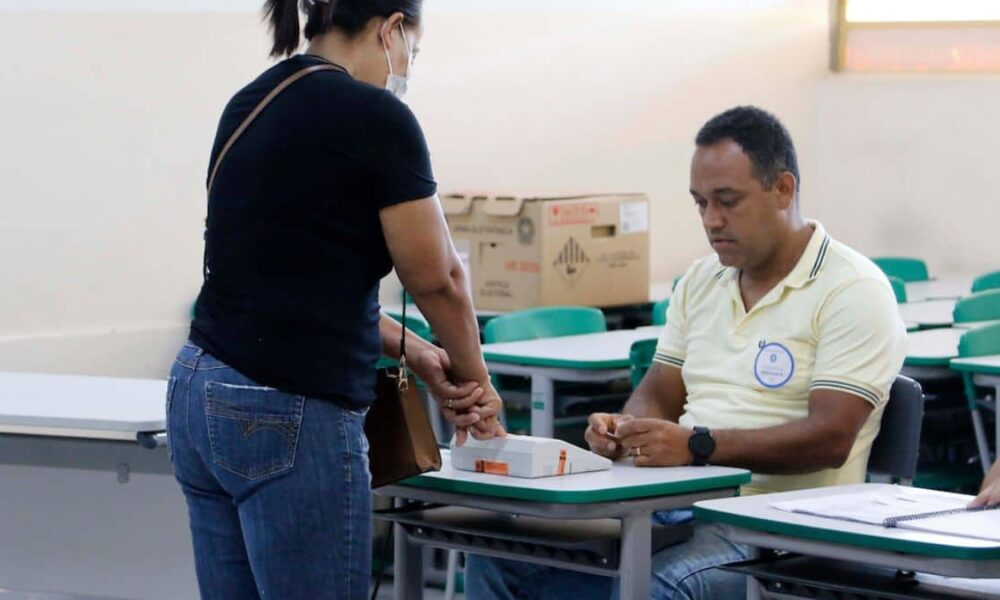 justica-eleitoral-passa-a-convocar-mesarios-pelo-whatsapp-em-sp