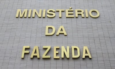 com-precatorios,-previsao-de-deficit-primario-soma-r$-52-bilhoes