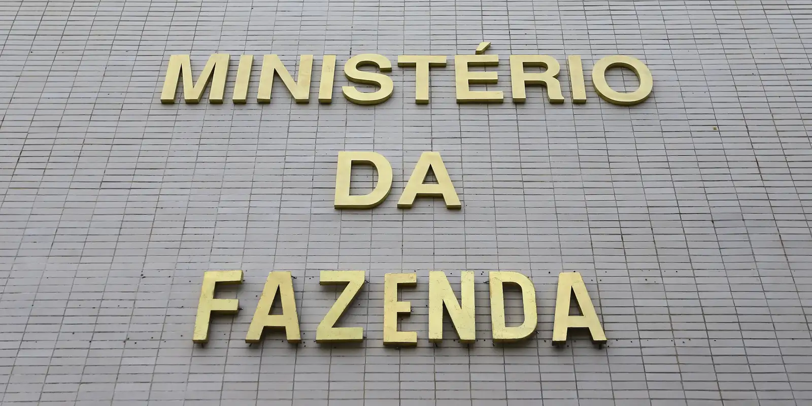 com-precatorios,-previsao-de-deficit-primario-soma-r$-52-bilhoes