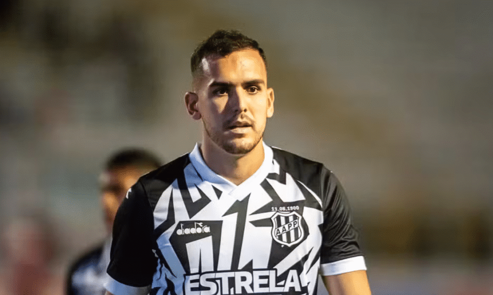 ponte-preta-sofre-novo-transfer-ban-da-fifa-por-divida-com-ex-zagueiro-e-chega-a-tres-punicoes