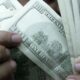 dolar-fecha-estavel,-mas-acumula-queda-de-1,82%-em-julho