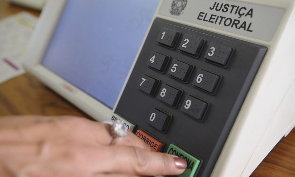 rj:-quase-13-milhoes-de-eleitores-estao-aptos-a-votar-no-1o-turno