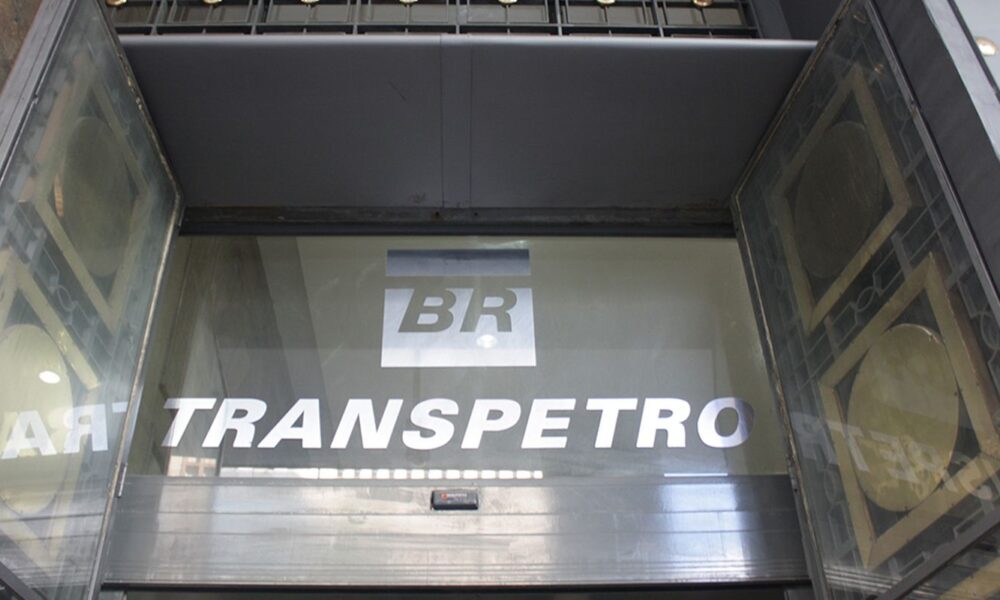 transpetro-abre-concurso-publico-com-salario-inicial-de-ate-r$-15-mil
