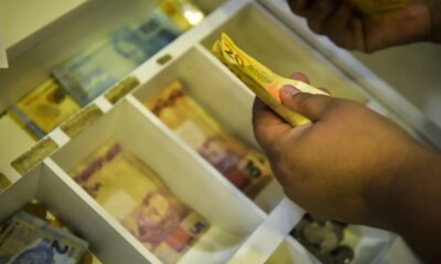trabalhadores-nascidos-em-novembro-e-dezembro-recebem-abono-salarial
