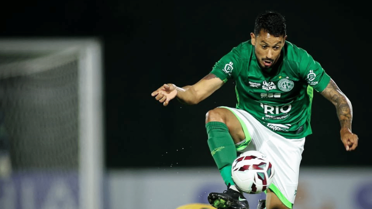 guarani-abre-2-a-0,-sofre-empate-em-quatro-minutos-e-perde-chance-de-escalar-tabela-da-serie-c