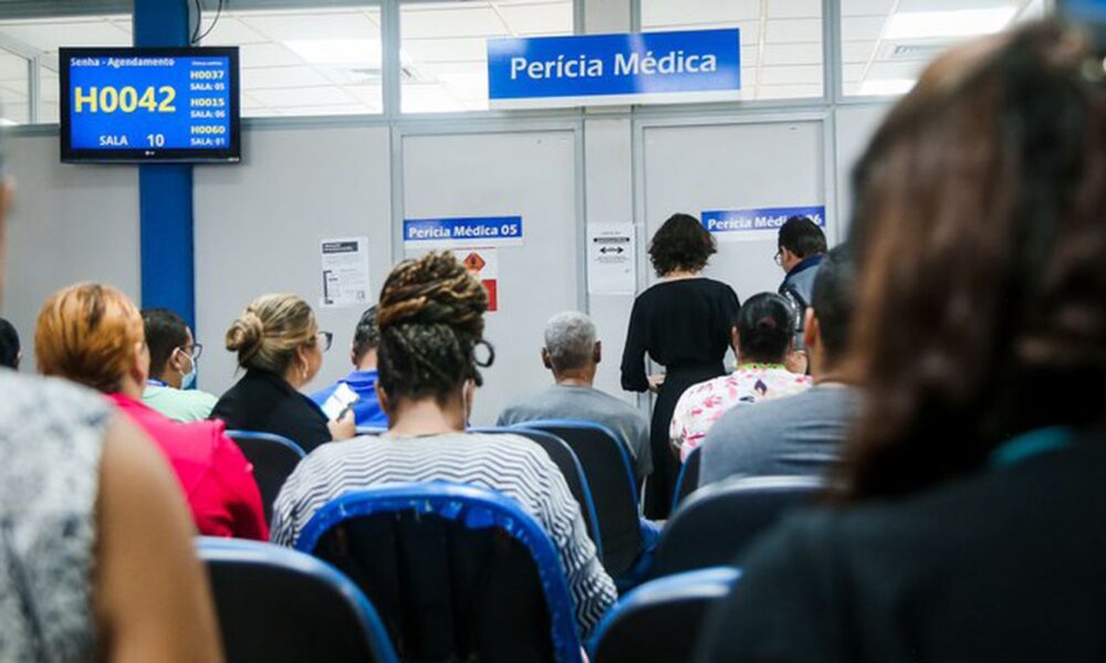 fila-de-espera-do-inss-cai-para-1,2-milhao-de-requerimentos