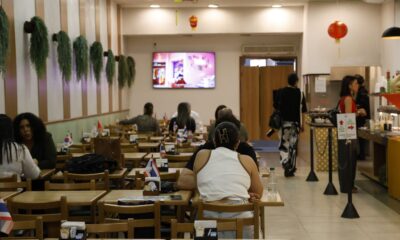 servicos-ocuparam-15,9-milhoes-e-pagaram-media-de-2,2-minimos-em-2024