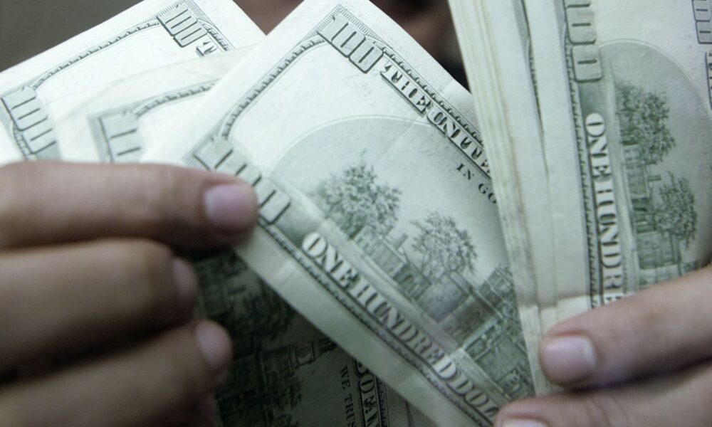 dolar-sobe-a-r$-5,19-apos-tom-mais-duro-de-presidente-do-fed