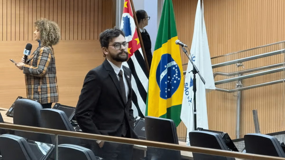 vini-oliveira-e-cassado-pela-camara-de-campinas-por-23-votos